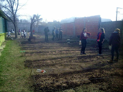 The Young Farmers group beginning work at the school The group of Young Farmers developing the vegetable garden at the Doctor Horacio Garcia School