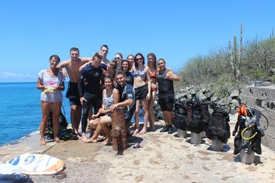 Group of conservation volunteers in Galapagos while doing an ocean clean-up project A group of Projects Abroad conservation volunteers take part in an ocean clean up in Galapagos, Ecuador
